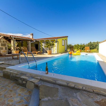 Holiday Home Bukovac Pula Buitenkant foto