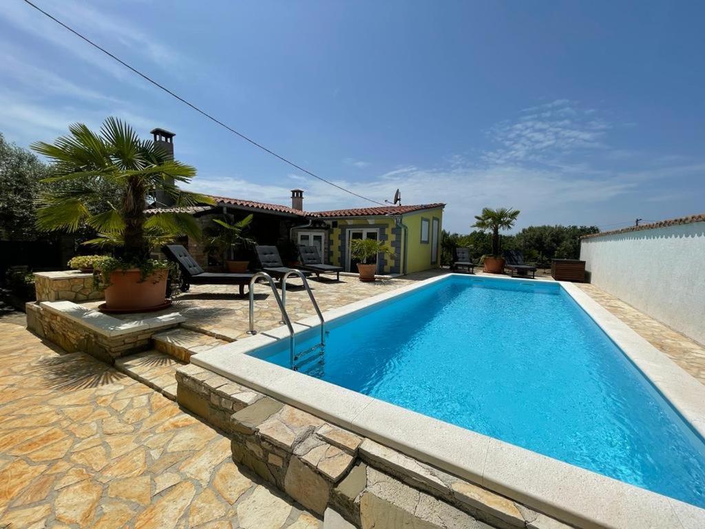 Holiday Home Bukovac Pula Buitenkant foto