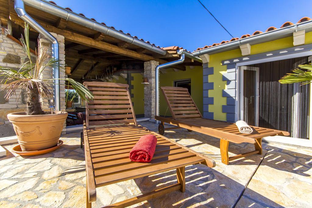 Holiday Home Bukovac Pula Buitenkant foto