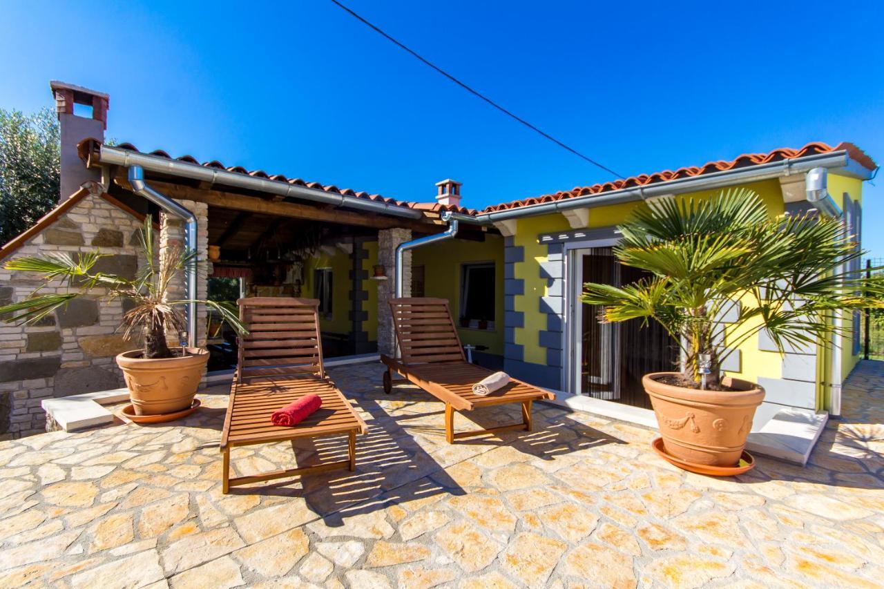 Holiday Home Bukovac Pula Buitenkant foto