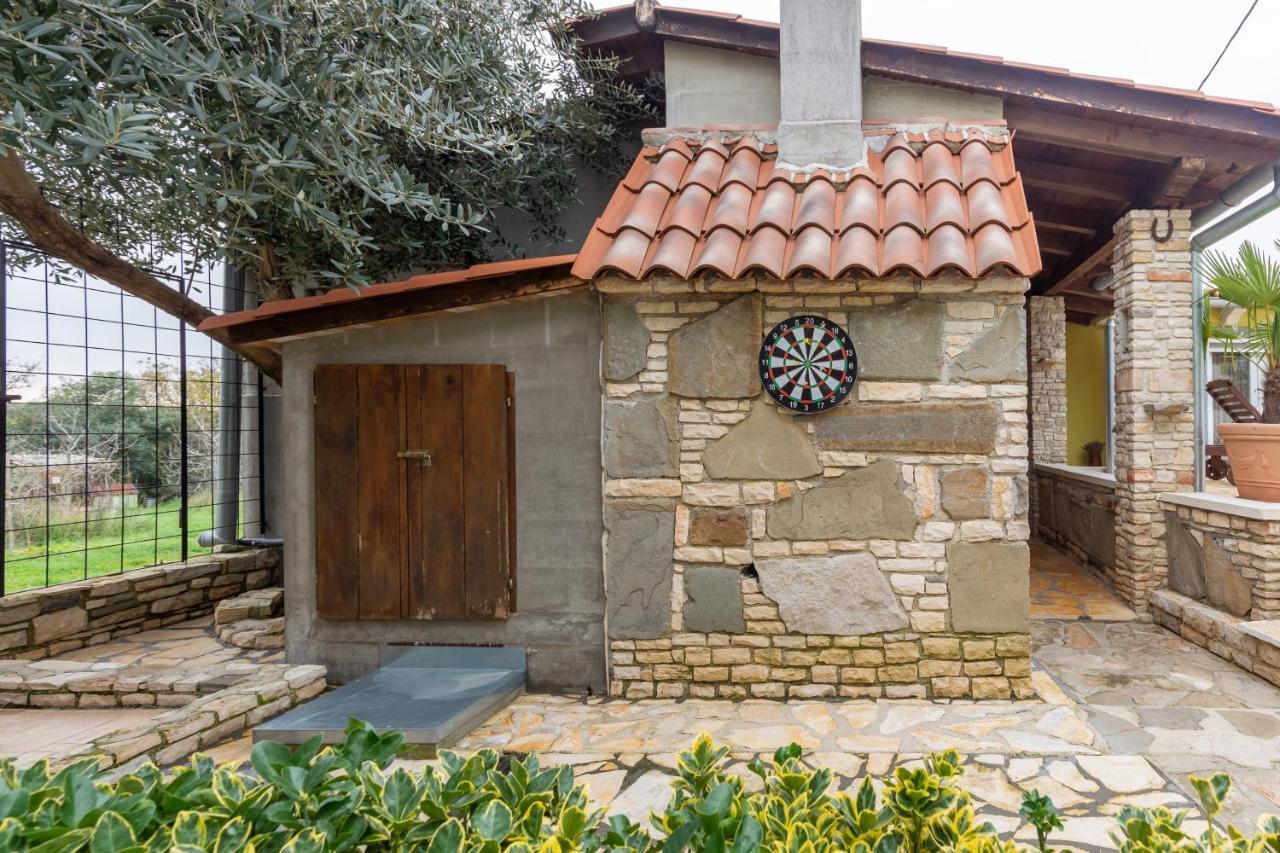 Holiday Home Bukovac Pula Buitenkant foto